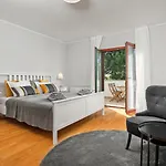 Front By Interhome *