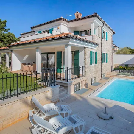 펜션 Front By Interhome *